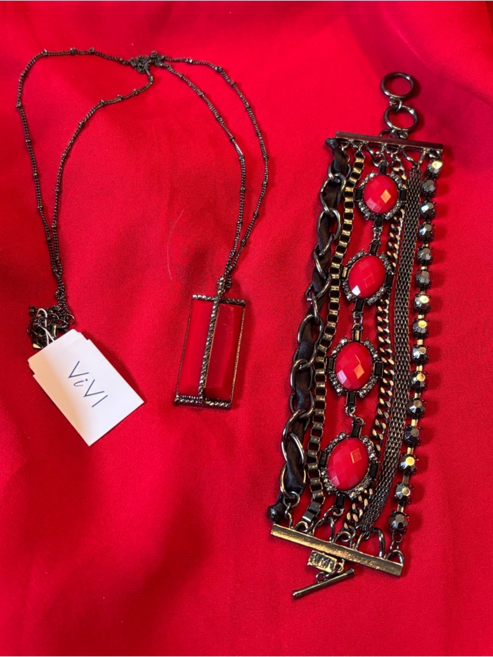 2 Piece Set Gunmetal VibrantRed Vintage Vampy Necklace ChunkyBracelet JewelrySet
